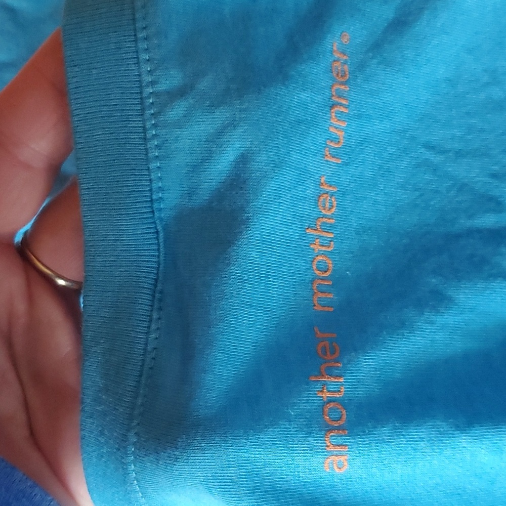 NWT running tshirt - Picture 6 of 6